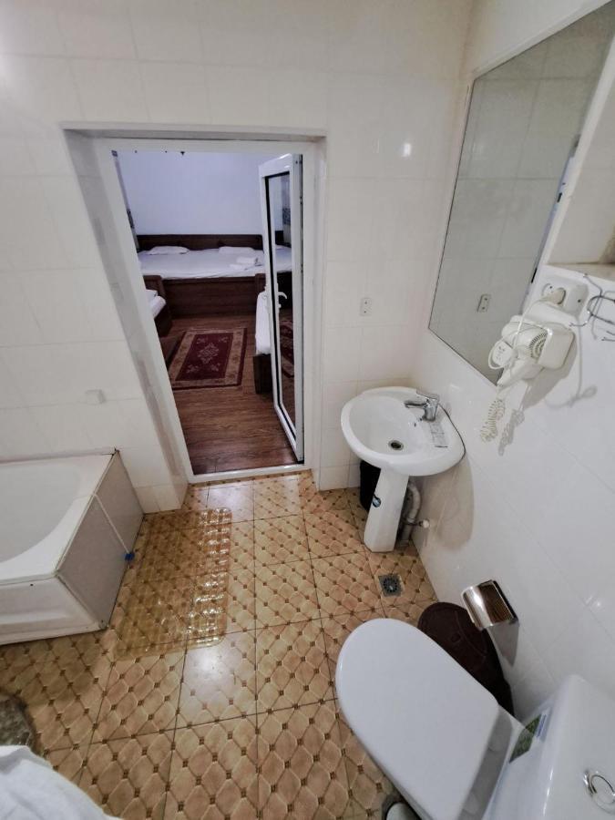 Umar Hotel In The Old City 부하라 외부 사진
